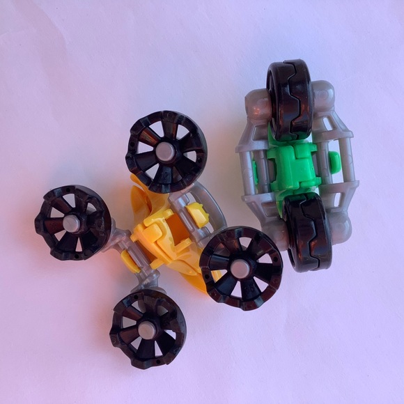 Kinder Joy 2 Motor Scooter Monster Transformer - Picture 3 of 3